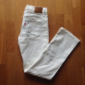 Levi’s Premium NWOT White Jeans 314 Shaping Straight